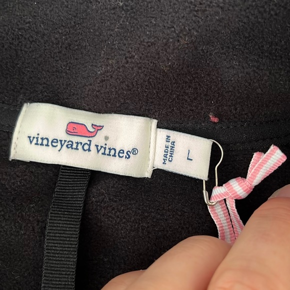 Vineyard Vines black fleece quarter zip. Super soft material! - Picture 3 of 3